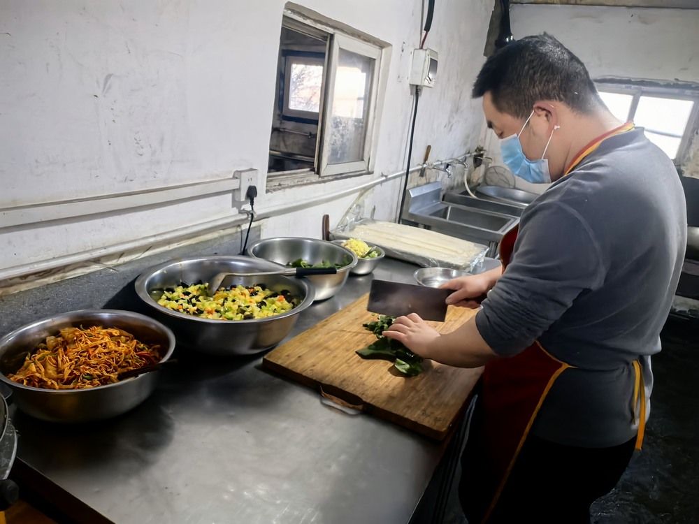 陜煤建設洗選煤運營公司第二項目部：“食、浴、居”三管齊下  提升員工幸福感