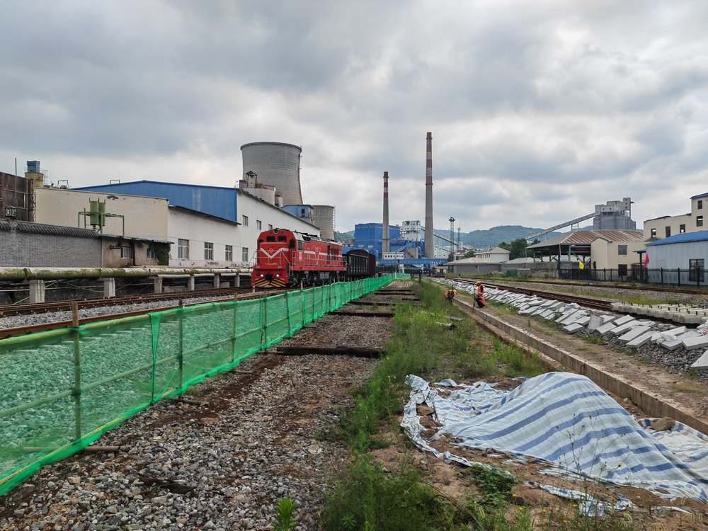 陜煤建設路橋分公司黃陵項目部迎雨季、戰(zhàn)酷暑、攻堅沖刺保工期