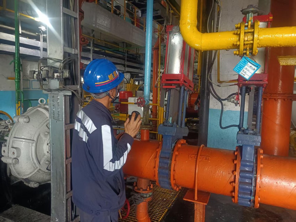 陜煤建設(shè)洗選煤運(yùn)營公司紅柳林洗煤廠項(xiàng)目部： 烈日下的安全守護(hù)者