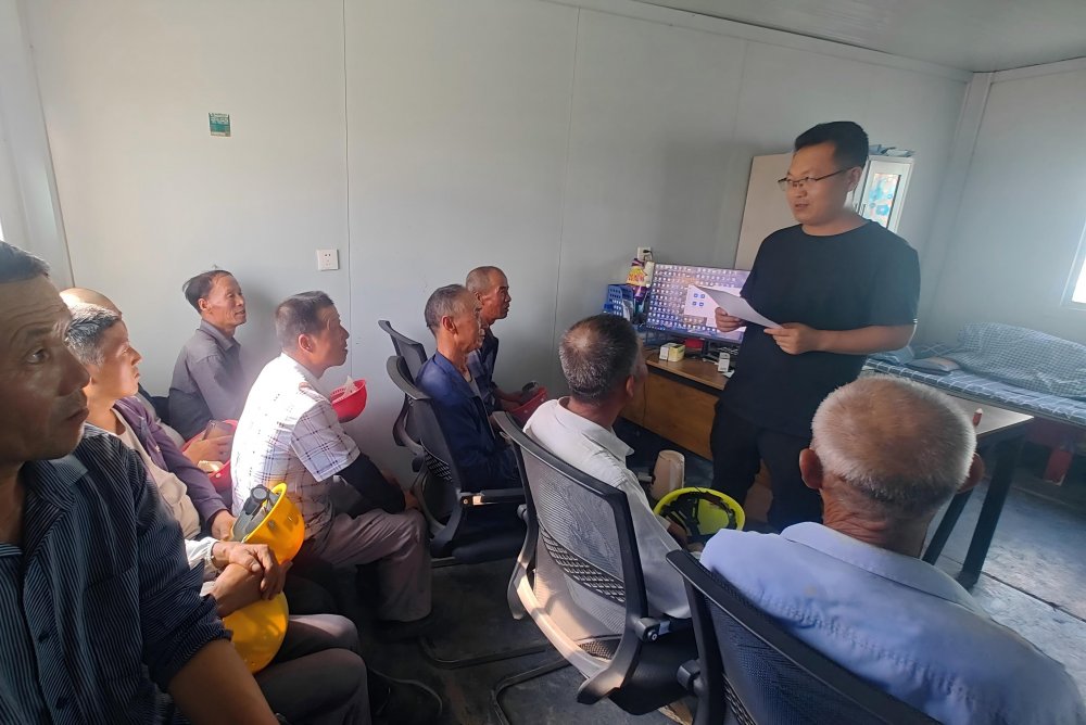 “薪”事落地!陜煤建設路橋分公司專項監督讓農民工子女安心上學