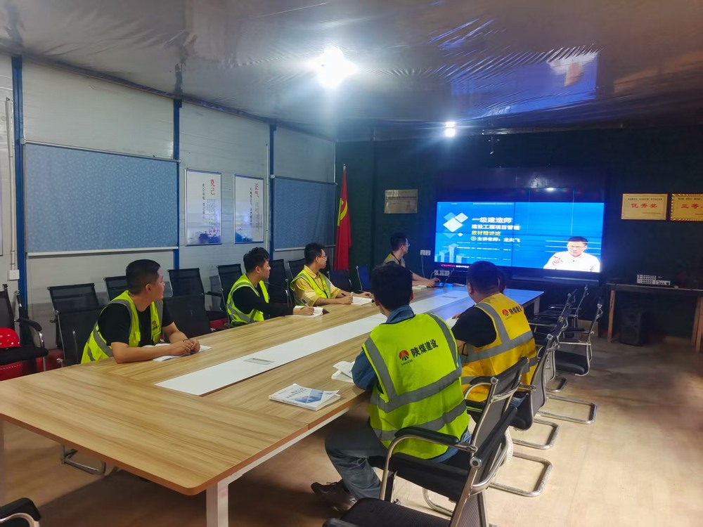 燈光映初心！陜煤建設銅煤公司基層職工備戰一建熱潮涌