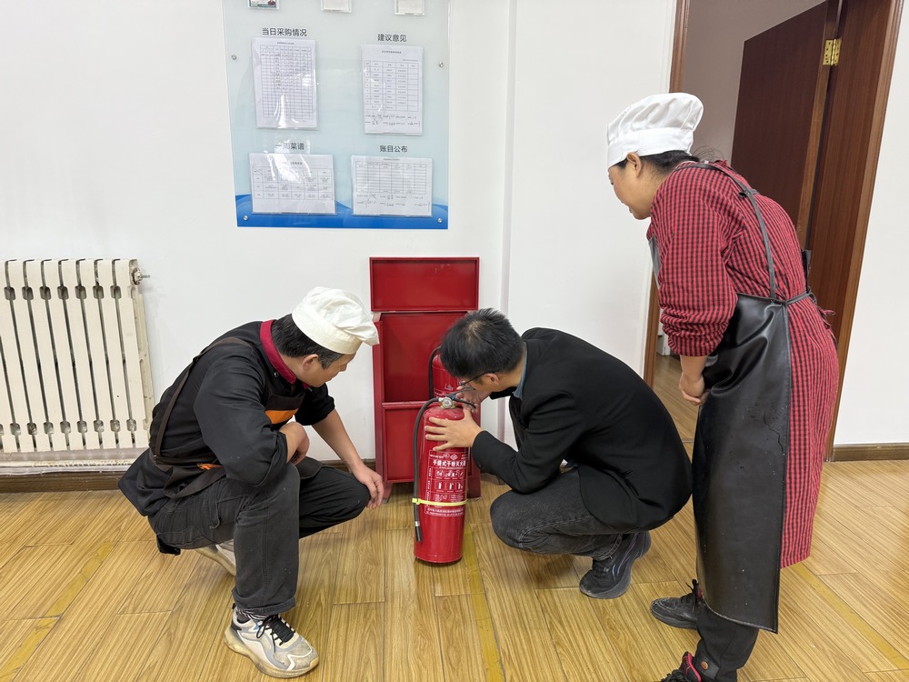 陜煤建設(shè)銅煤公司：多點(diǎn)發(fā)力織密安全網(wǎng)，全員行動(dòng)護(hù)航發(fā)展路