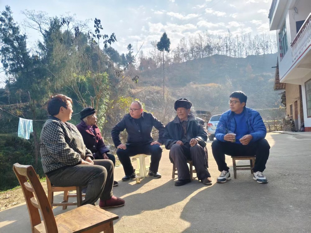 陜煤建設定點幫扶村:冬日入戶送服務 民生保障“不降溫”