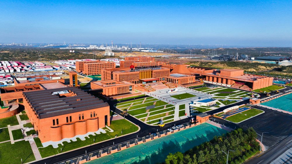 陜煤建設(shè)天工公司承建的榆林化學(xué)1#、2#宿舍樓工程順利通過竣工驗(yàn)收